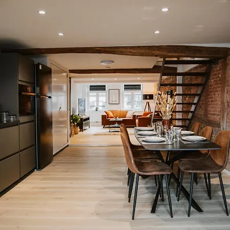 Bella Casa - Spacieux Triplex Au Centre Historique De Apartman