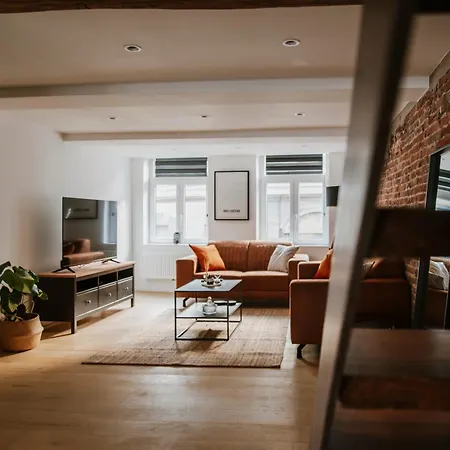 Bella Casa - Spacieux Triplex Au Centre Historique De Apartman